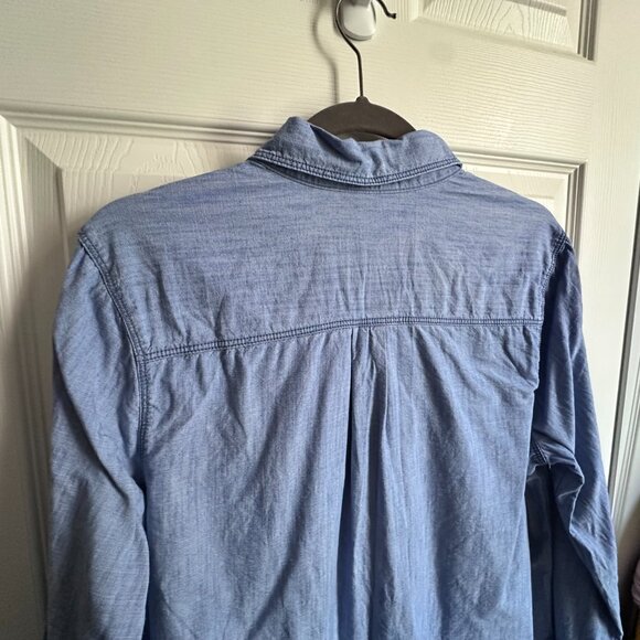 Old Navy Women's Large "The Classic" Button Down Chambray Long Sleeve Shirt - Picture 6 of 7